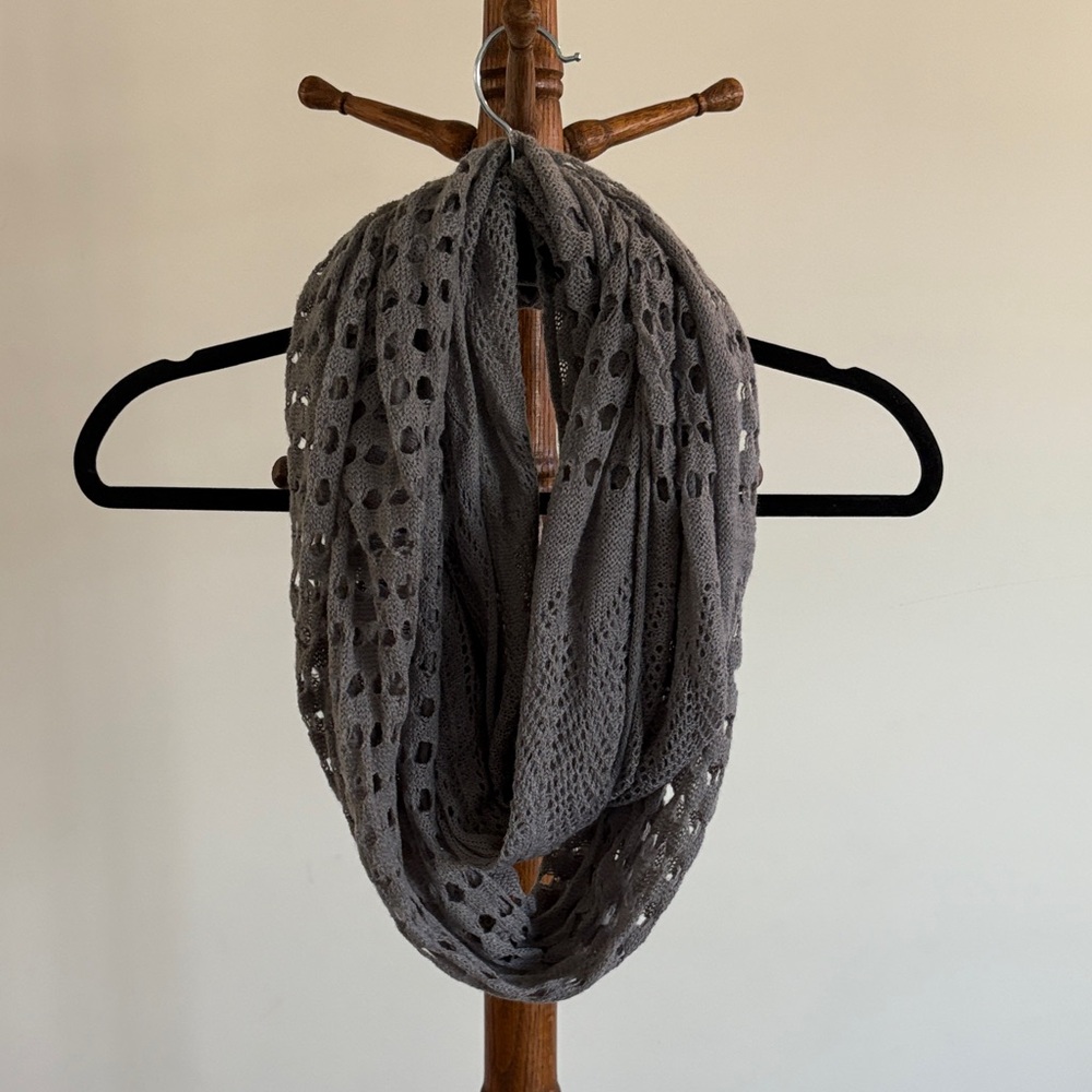 Chic Gray Women's Scarf